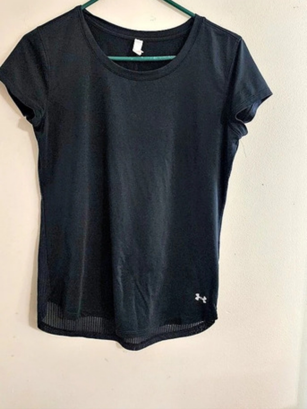 Under Armour HeatGear Black Mesh Panel Athletic Workout Top Small